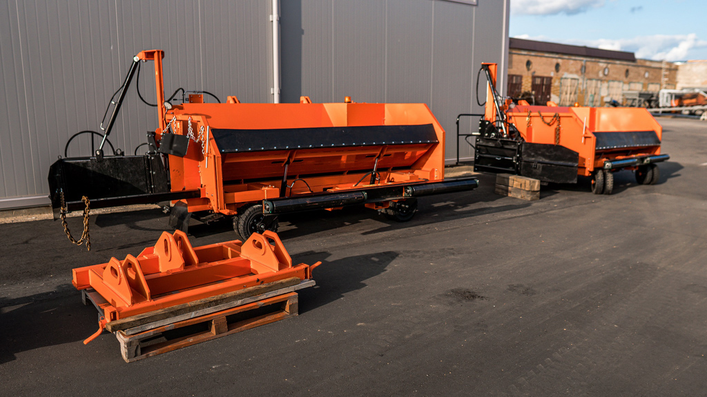 Линейка укладчиков обочин от «Завода МАКОДО» Линейка укладчиков обочин от «Завода МАКОДО»