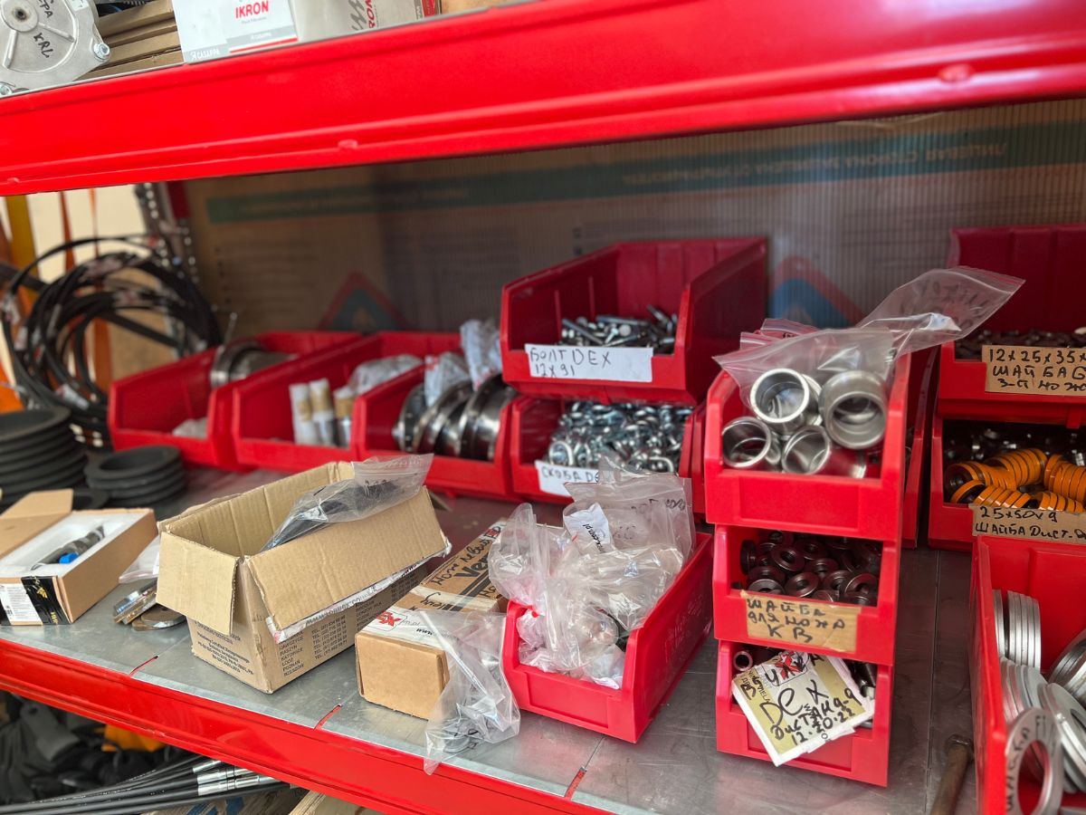 Запчасти к укладчику дорожных оснований DM 600