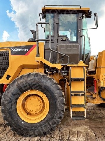 Фронтальный погрузчик XGMA XG956