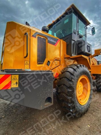 Фронтальный погрузчик XGMA XG931