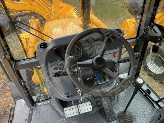 Экскаватор-погрузчик ДЭМ-310