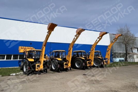 Экскаватор-погрузчик ДЭМ-1143