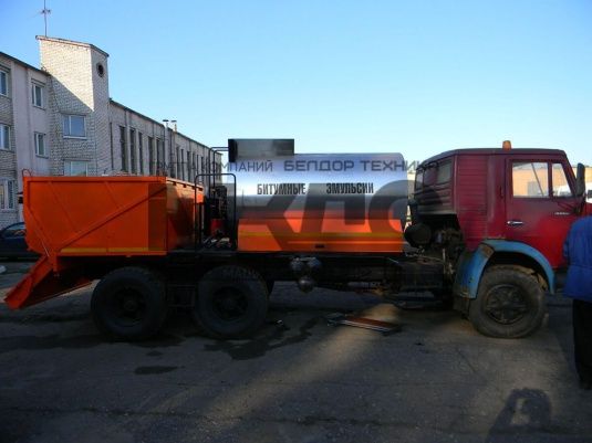 Установка для ямочного ремонта МК-2000-01