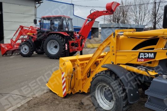 Экскаватор-погрузчик ДЭМ-1143