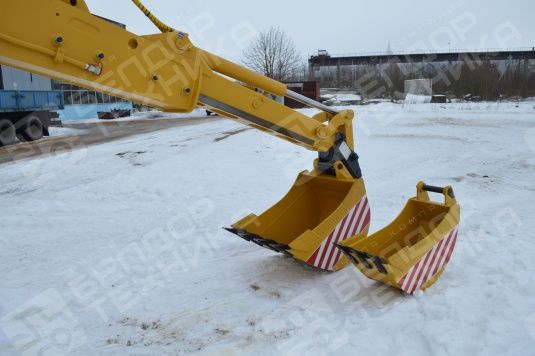 Экскаватор-погрузчик ДЭМ-310