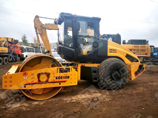 Грунтовый каток XGMA XG614H