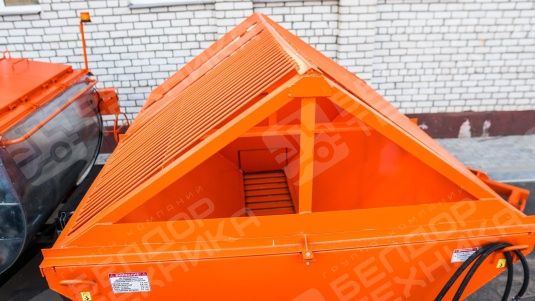 Пескоразбрасыватель прицепной МК-3,0АП